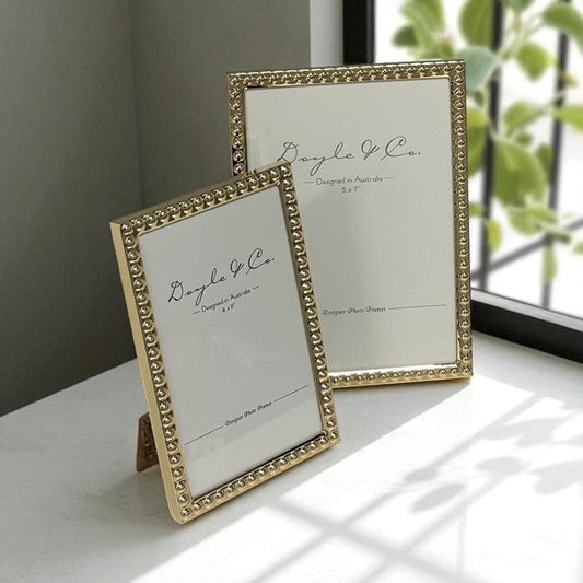 152 Punch Dotted Frame: Gold 4X6"