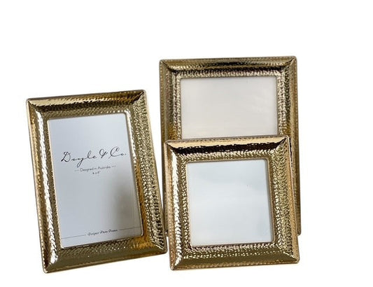161Q Wide Border Hammer Frame Gold 4X6"