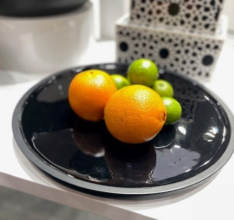 192Q Black Enamel Round Timber Platter 41Cm