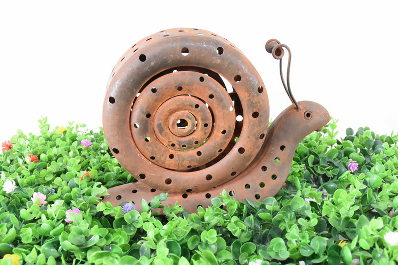 Rust Snail Candle Holder 32x9x23cm