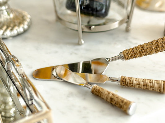 35Q - Cake Lifter Rattan Handle