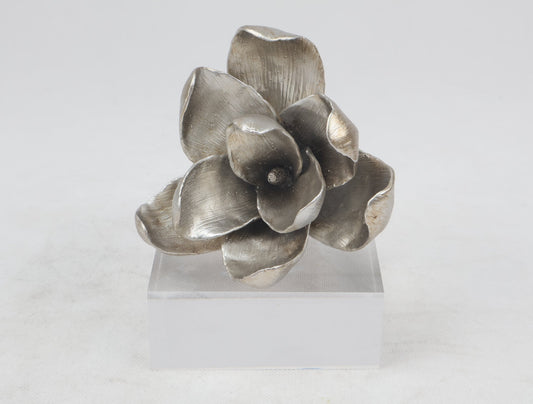 86B Resin Floral W/ Acrylic Base : Silver Magnolia