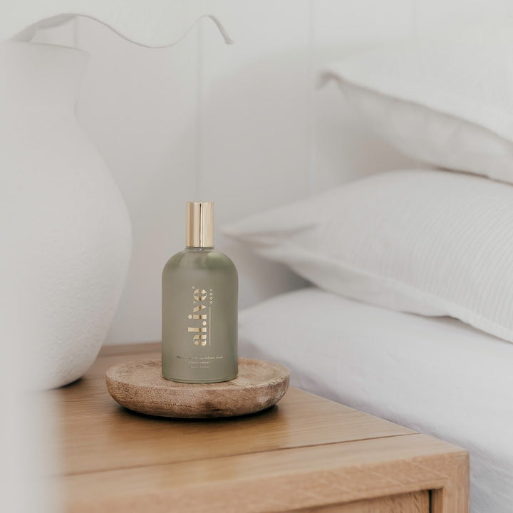 アライブボディ ブラックカラント&カリビアンウッド ラグジュアリー ルームスプレー