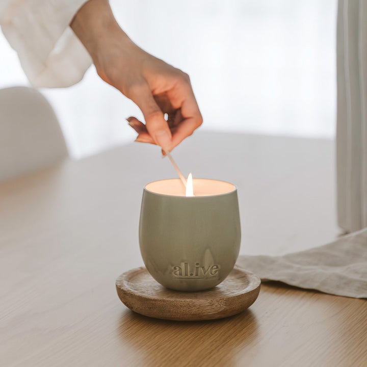 アライブボディ ブラックカラント&カリビアンウッド ソイキャンドル