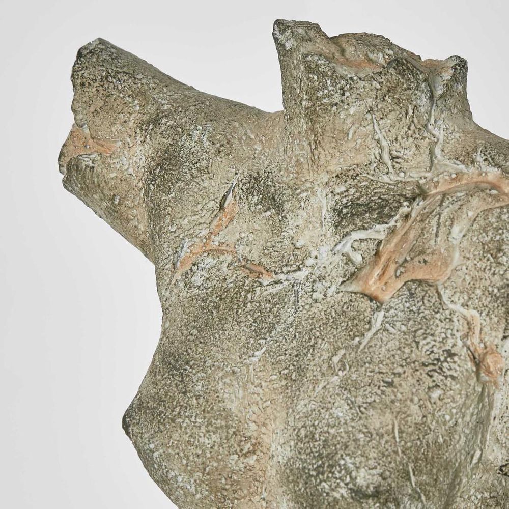 底座上的希腊女性半身像