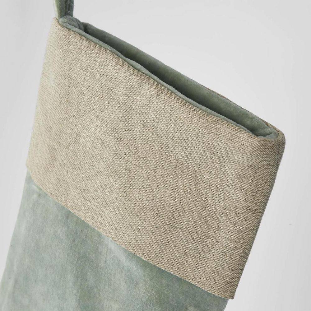 浅绿色天鹅绒长袜