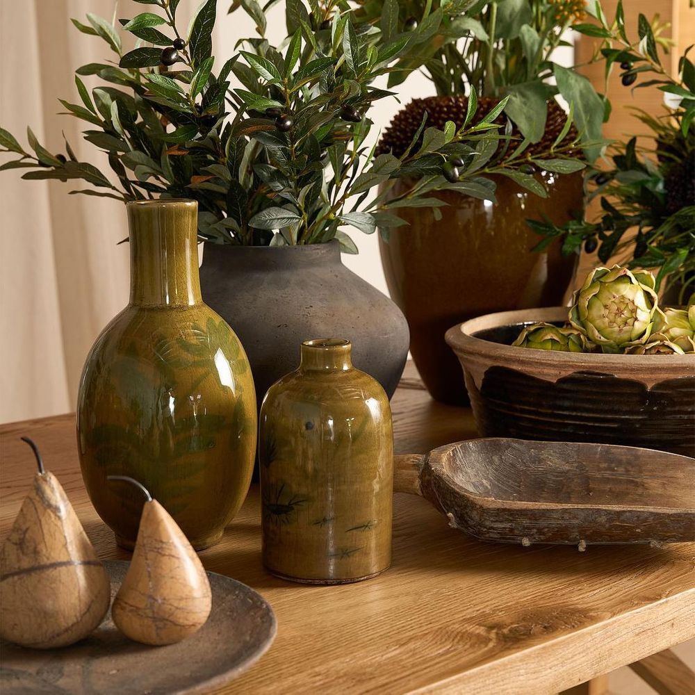 Mae 赤土绿色高花瓶