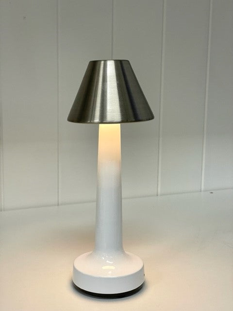 Sw - Usb Lamp White Base W/Silver Shade