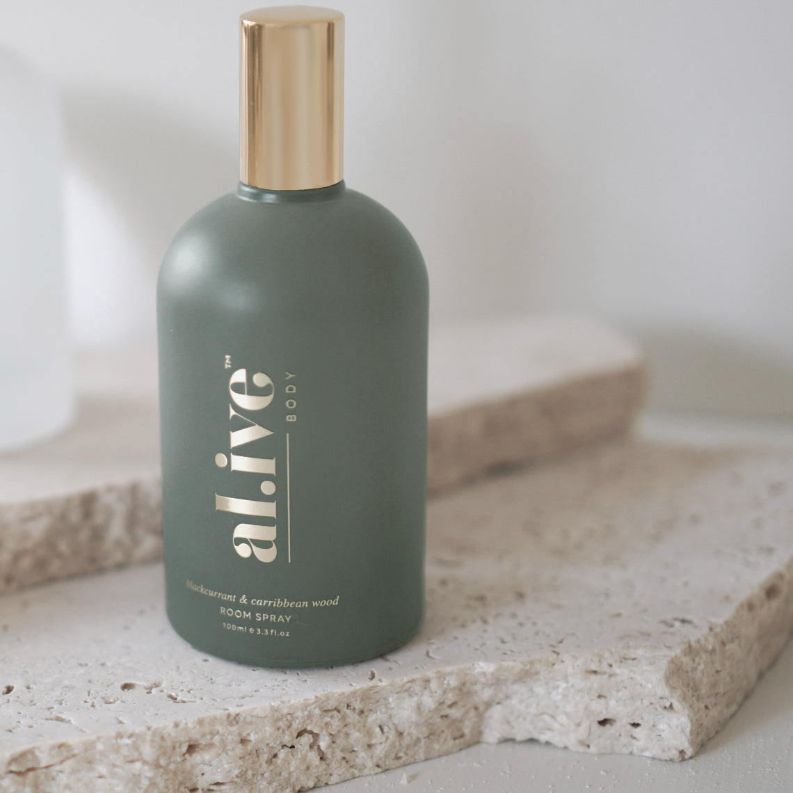 アライブボディ ブラックカラント&カリビアンウッド ラグジュアリー ルームスプレー