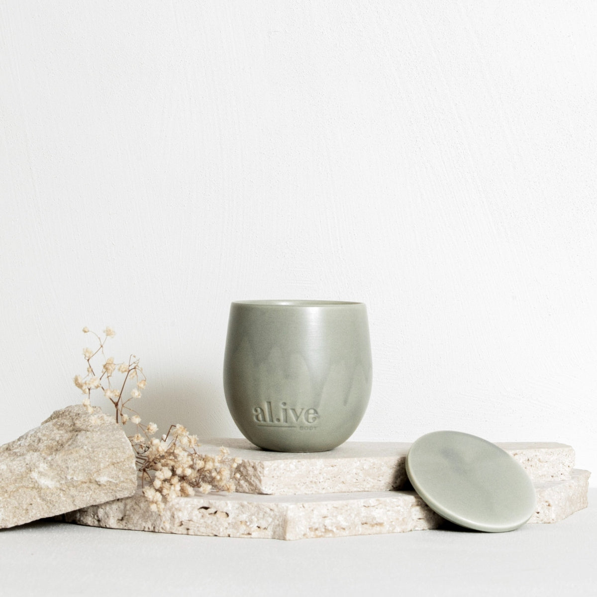 アライブボディ ブラックカラント&カリビアンウッド ソイキャンドル