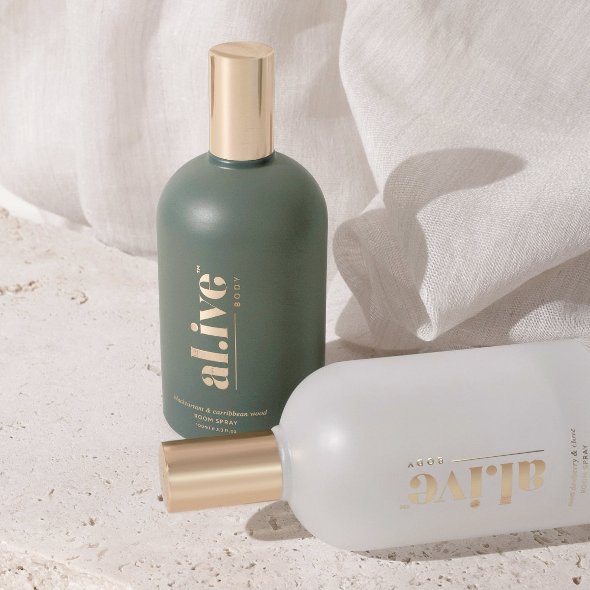 アライブボディ ブラックカラント&カリビアンウッド ラグジュアリー ルームスプレー