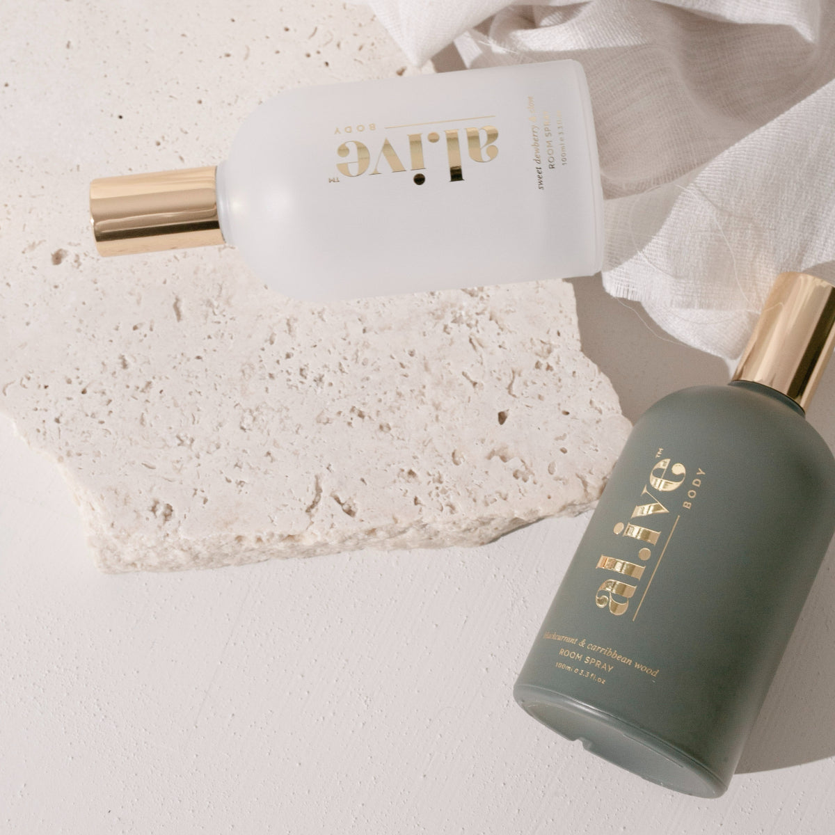 アライブボディ ブラックカラント&カリビアンウッド ラグジュアリー ルームスプレー