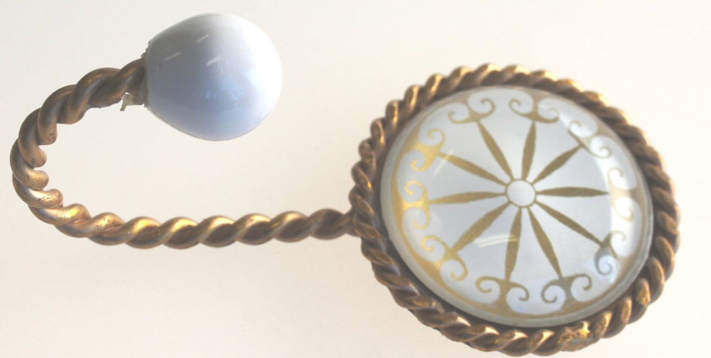 224 - Gold Starburst Hook