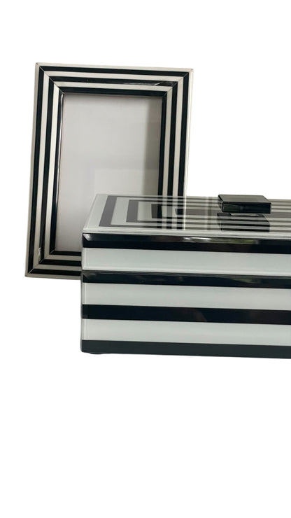 100S Glass Bevelled Black & White Box: Small 18X11Cm