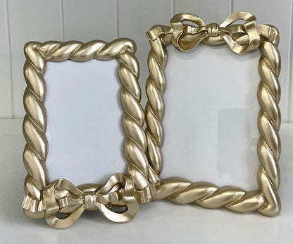 135P Gold Resin Ribbon Frame 4X6