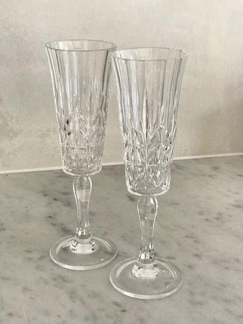 13Cc - Acrylic Crystal Cut Flute Gls:Clear Shes Coming Back For Summer 2026