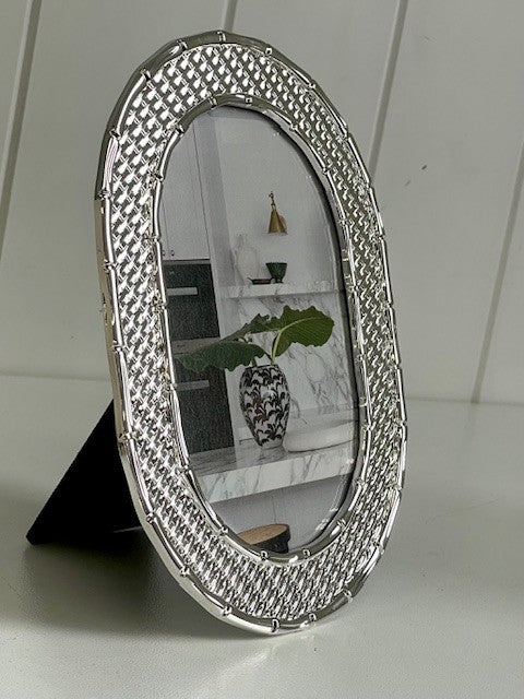 152V Villa Bamboo Weave Silver Frame Oval 4X6"