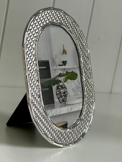 152V Villa Bamboo Weave Silver Frame Oval 4X6"