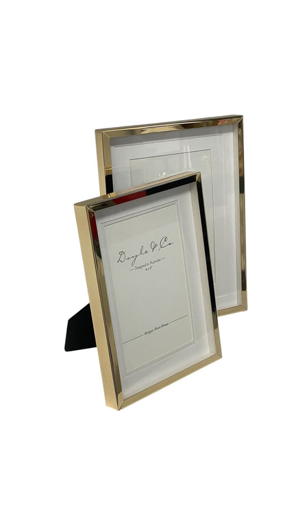 152W Shadow Box Gloss Gold Frame  4 X 6"