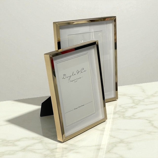 152W Shadow Box Gloss Gold Frame  4 X 6"