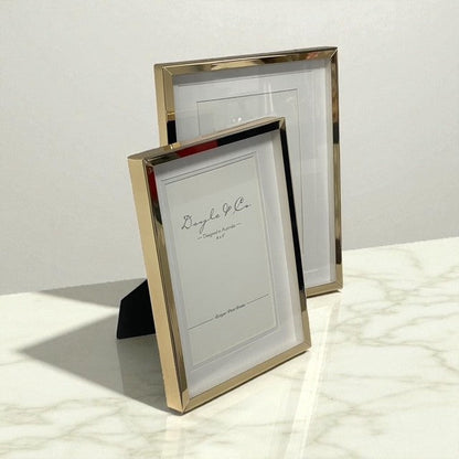 152W Shadow Box Gloss Gold Frame  4 X 6"