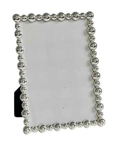 152L Abstract Silver Balls Frame 4 X 6"