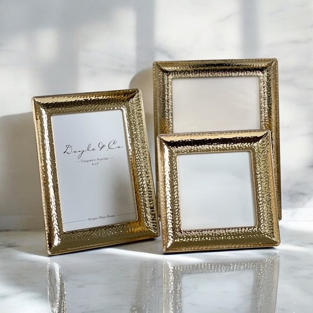 161R Wide Border Hammer Frame Gold 5X7"