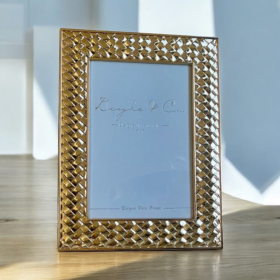 174N Flat Weave Plait Gold Frame 4 X 6"