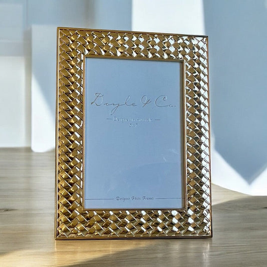 174N Flat Weave Plait Gold Frame 4 X 6"