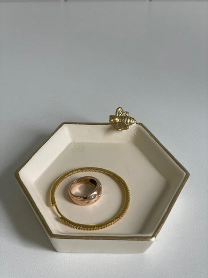 180Q Resin Bathroom Tray W/Bee Cream/Gold