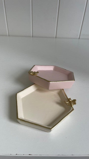 180Q Resin Bathroom Tray W/Bee Cream/Gold