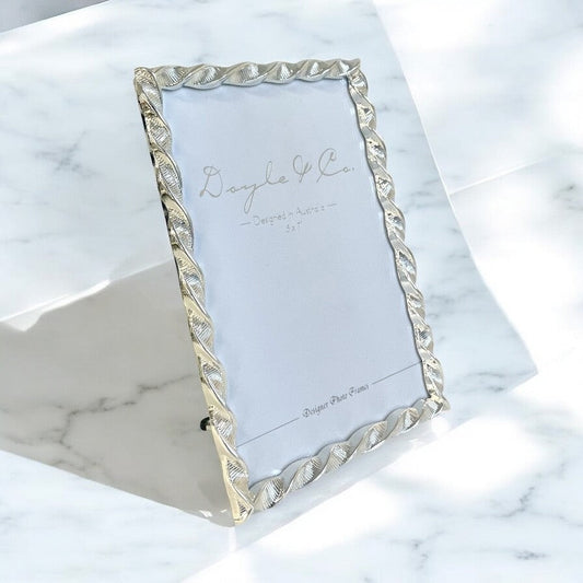 189G Silver Textured Twirl Frame 5X7