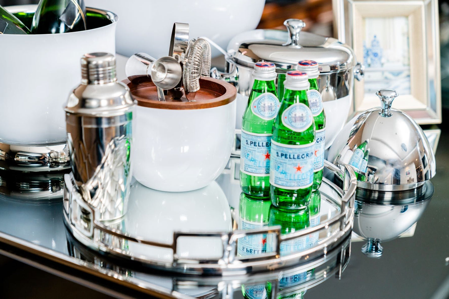 196H - Party Egg White And Stnless Cocktail Set