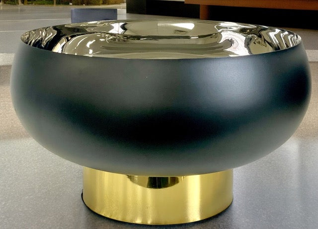 197A Round Black Bowl W/Gold Base 28Cm