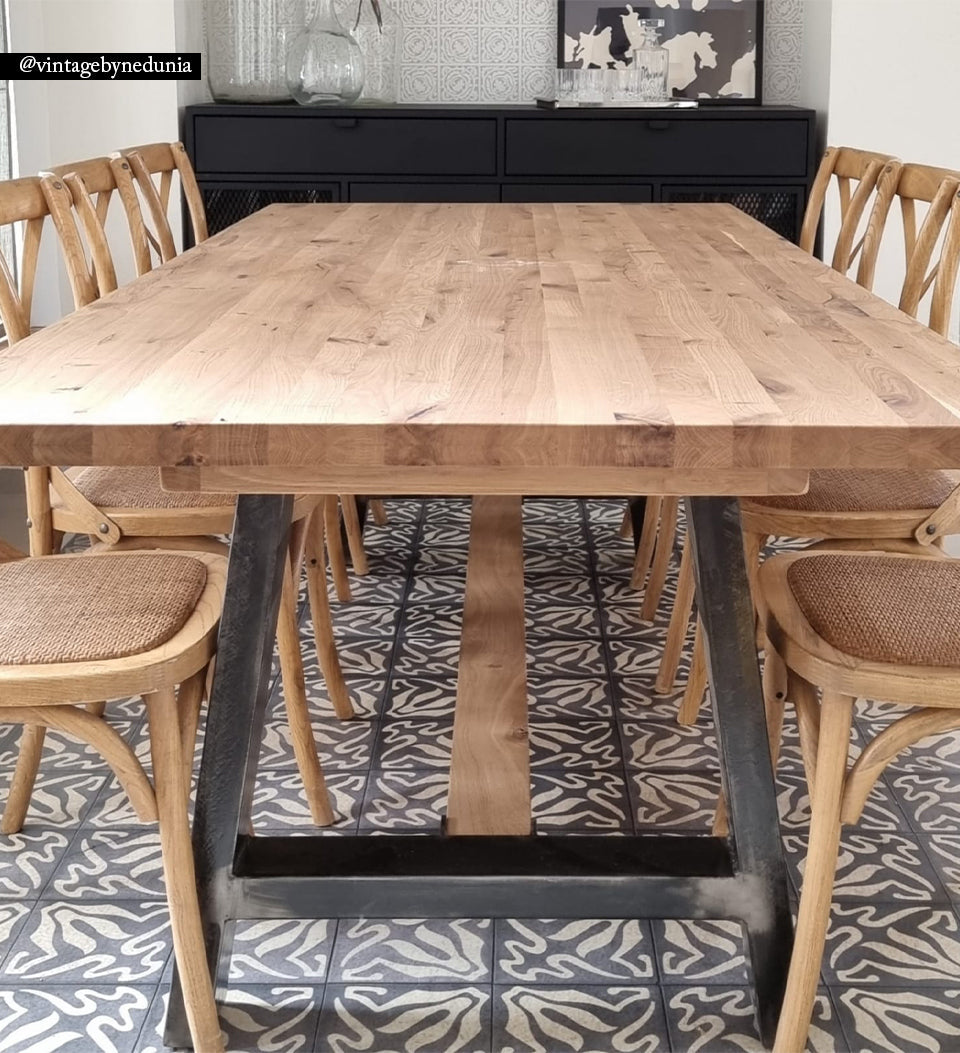 Borgo Lily Smoked Antique Vinyl Rug Detailed
