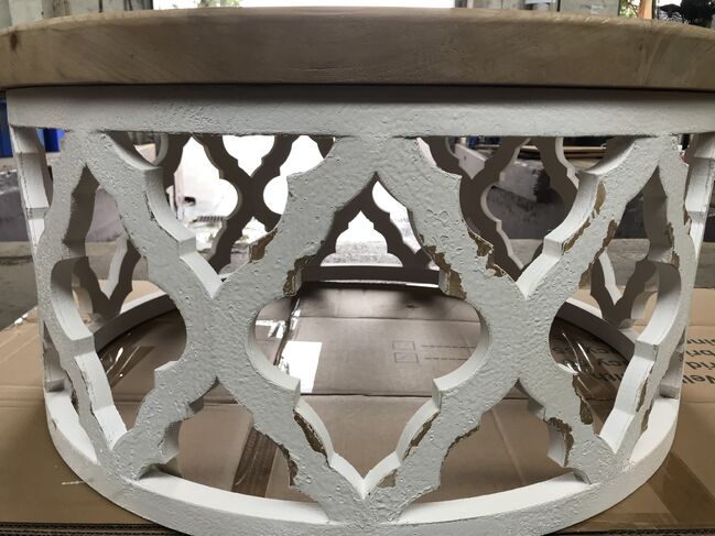 格子模様のラウンドシャビーシックコーヒーテーブル アンティーク調ホワイト