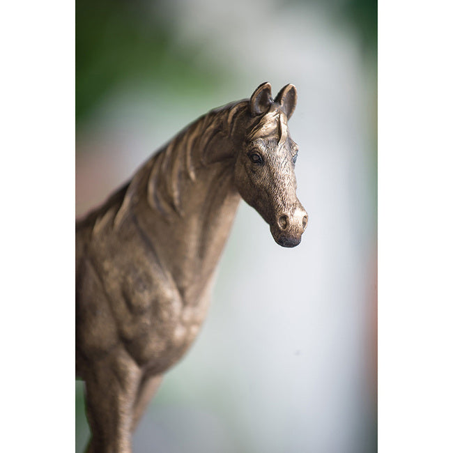 素朴なゴールド仕上げの馬の像 高さ18cm