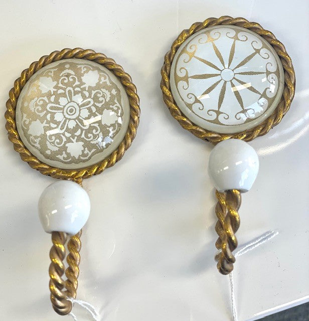 223 - Gold Flower Hook: