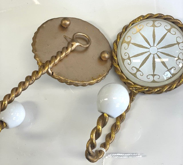 224 - Gold Starburst Hook