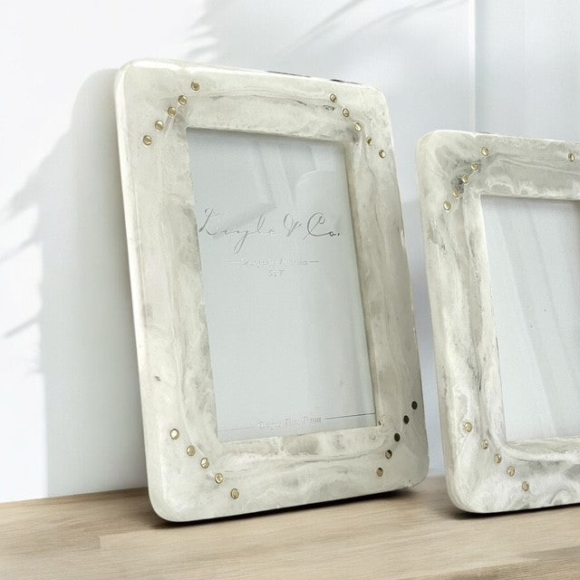 28S Alabaster Dotted Frame 5 X 7"