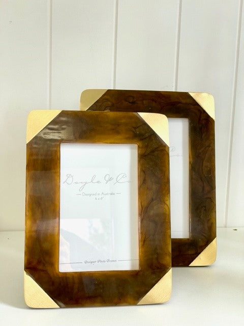 29S - Tortoise Shell Resin Frame 5X7"