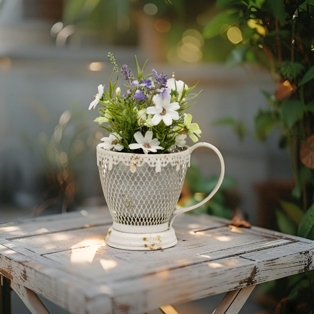 French Provincial 'Teacup' Candleholder/Plnater w/fleur -de-lis 17x12x13cm
