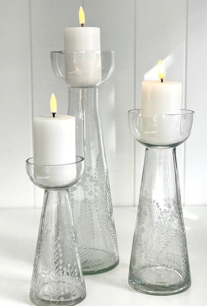 417 - Small 18Cm Cone Etched Wattle Cstick