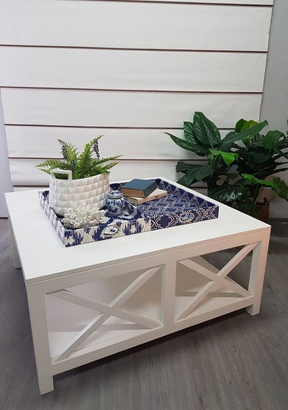 Catalina 交叉白色咖啡桌