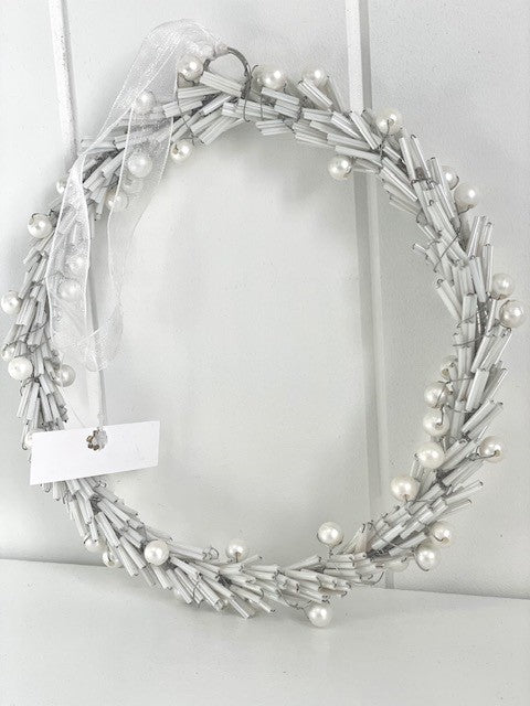 8P - Beaded Round Wreath White Pearls