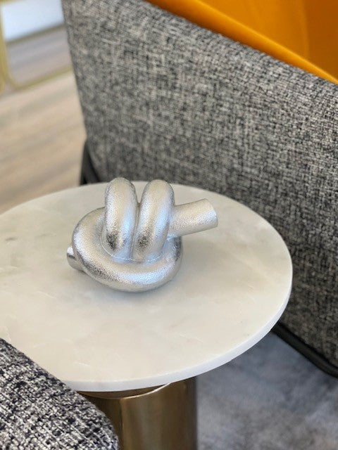 90H - Silver Leaf Double Knot 16X13X11 - Last 1