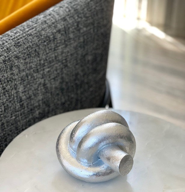 90H - Silver Leaf Double Knot 16X13X11 - Last 1