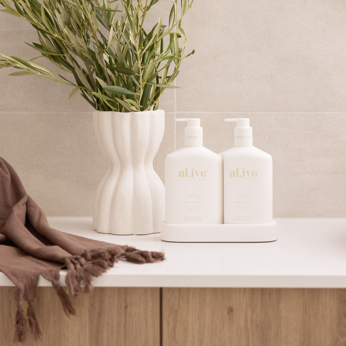 Alive Body Wash & Lotion Duo + Tray Mango & Lychee with tray