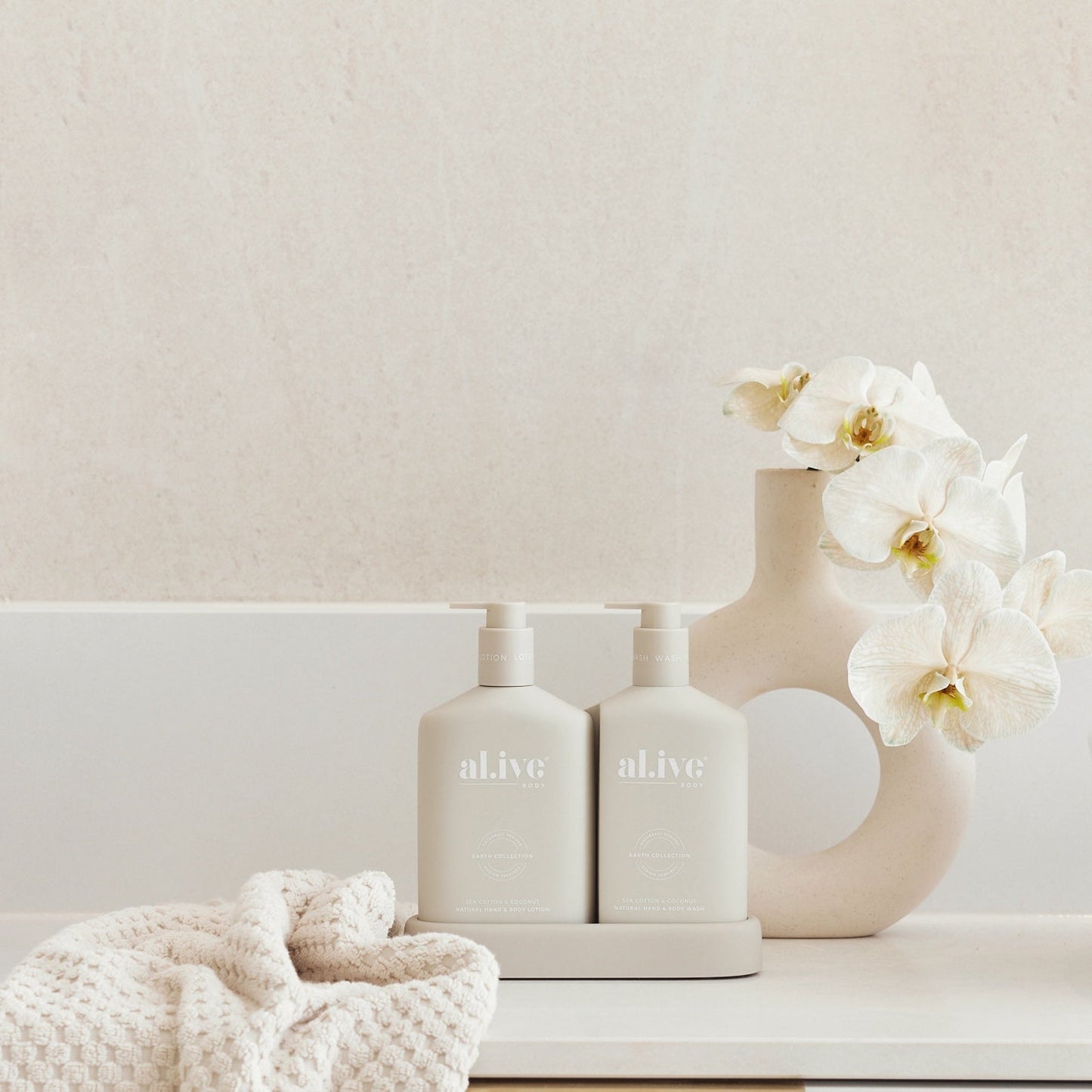Alive Body Wash & Lotion Duo + Tray Sea Cotton & Coconut side view