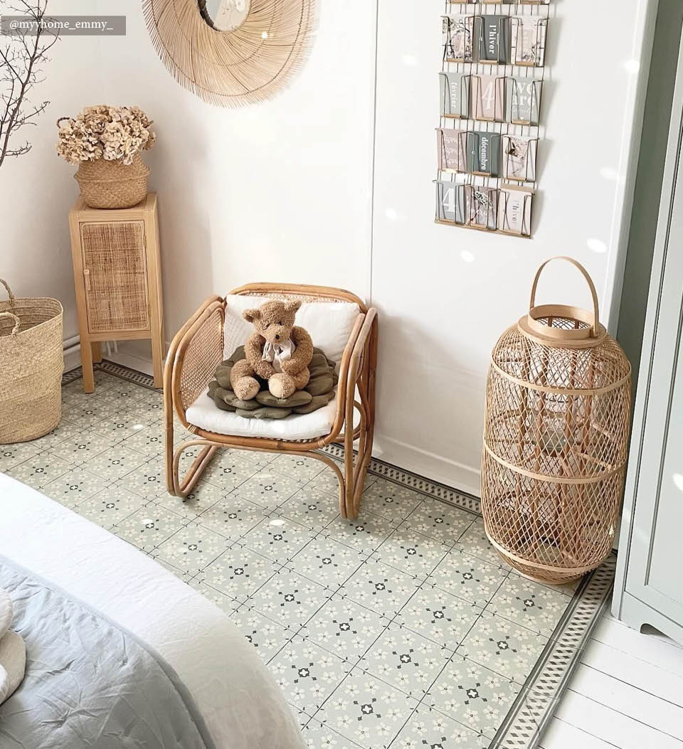 Almond Mint vinyl rug closeup